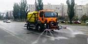 В Киеве обработали дороги антисептиком (видео) В Киеве обработали дороги антисептиком (видео)