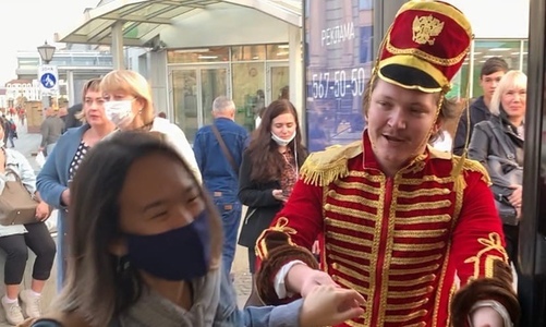 В соцсетях обсуждают бравого гусара появившегося в центре Казани