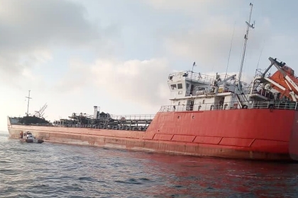 Аварийный российский танкер в Азовском море отбуксовали на стоянку Аварийный российский танкер в Азовском море отбуксовали на стоянку