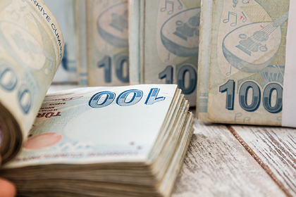 Курс турецкой лиры рекордно обвалился Курс турецкой лиры рекордно обвалился