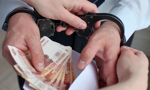 Экс-полицейский в Казани предложил «отмазать» знакомого с помощью взятки Экс-полицейский в Казани предложил «отмазать» знакомого с помощью взятки