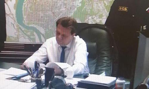Мэра Томска задержали по подозрению в превышении должностных полномочий Мэра Томска задержали по подозрению в превышении должностных полномочий