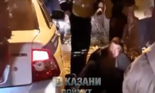 «Я не виноват»: в Казани сотрудники ГИБДД задержали пьяного таксиста-дебошира «Я не виноват»: в Казани сотрудники ГИБДД задержали пьяного таксиста-дебошира