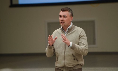 Министр по делам молодежи Татарстана встретился с представителями ЛГБТ-центра Министр по делам молодежи Татарстана встретился с представителями ЛГБТ-центра