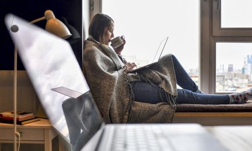 Врач рассказала, что стоит делать людям, который лечатся от коронавируса дома