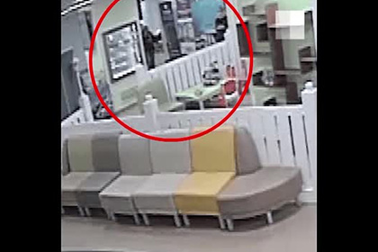 Смертельная драка россиян из-за ссоры в родительском чате попала на видео Смертельная драка россиян из-за ссоры в родительском чате попала на видео