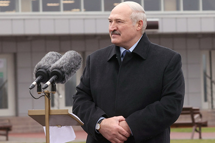 Лукашенко заявил о невозможности «приклеить» к нему фашизм Лукашенко заявил о невозможности «приклеить» к нему фашизм
