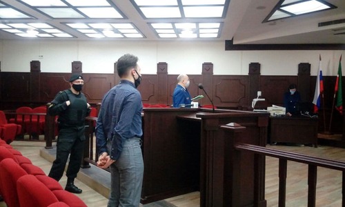 «Готовился к худшему»: в Казани вынесли приговор студенту, который выложил в сеть фото Гитлера «Готовился к худшему»: в Казани вынесли приговор студенту, который выложил в сеть фото Гитлера