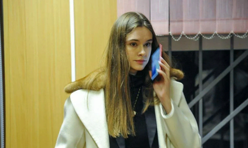 Суд Москвы отменил приговор фотомодели из Казани и ее сообщнику за кражу 20 млн рублей у депутата Суд Москвы отменил приговор фотомодели из Казани и ее сообщнику за кражу 20 млн рублей у депутата