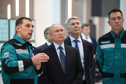 Путин посетил нефтехимический комплекс «Запсибнефтехим» в Тобольске Путин посетил нефтехимический комплекс «Запсибнефтехим» в Тобольске
