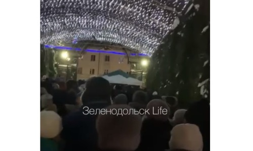«Хотели как лучше, а получилось…»: жители Татарстана пожаловались на огромные очереди у елки
