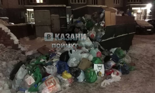«Общество потребления»: казанцы жалуются на переполненные мусорки «Общество потребления»: казанцы жалуются на переполненные мусорки