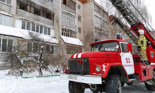 По вине пьяного жителя Татарстана произошел пожар в многоквартирном доме, спасли 10 человек По вине пьяного жителя Татарстана произошел пожар в многоквартирном доме, спасли 10 человек