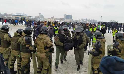 Массовое задержание, Максим Шевченко и провокации: завершился митинг в поддержку Навального в Казани Массовое задержание, Максим Шевченко и провокации: завершился митинг в поддержку Навального в Казани