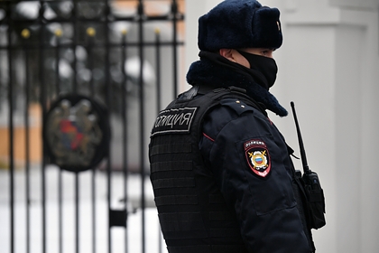 Подозреваемый в нападении на полицейских во время митинга россиянин сдался Подозреваемый в нападении на полицейских во время митинга россиянин сдался