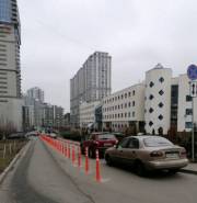 У Киевской городской клинической больницы № 12 ограничили парковку У Киевской городской клинической больницы № 12 ограничили парковку