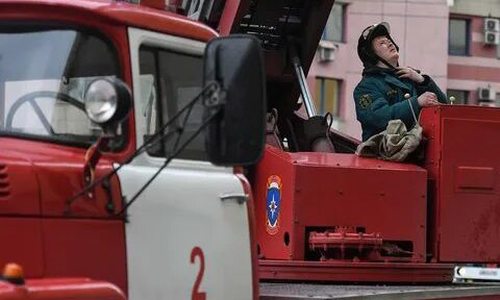 В Казани при пожаре в многоэтажке спасли женщину с 6-летним сыном