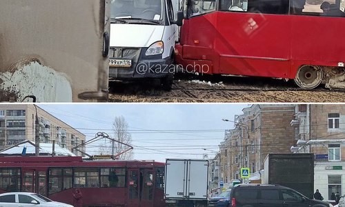 Очевидцы: в Казани на перекрестке столкнулись трамвай и ГАЗель Очевидцы: в Казани на перекрестке столкнулись трамвай и ГАЗель
