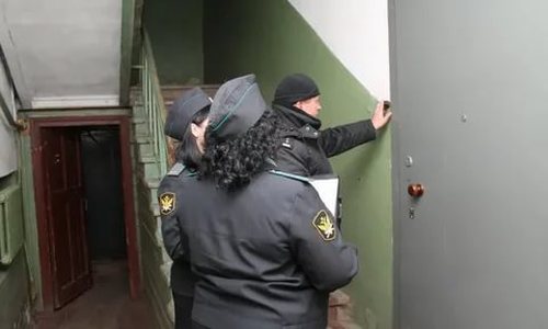 А на что жить? В Казани у многодетной мамы приставы сняли все деньги за долг, который  давно погашен
