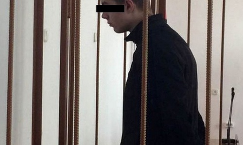 Бабушка мертва, сосед чудом выжил: в РТ суд отправил лечиться 24-летнего зачинщика кровавой резни Бабушка мертва, сосед чудом выжил: в РТ суд отправил лечиться 24-летнего зачинщика кровавой резни