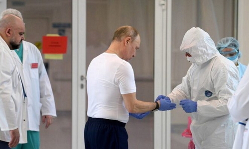 Песков рассказал, когда Путин намерен вернуться к нормальному графику работы после прививки