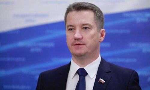 Депутат Госдумы учинил пьяный дебош на борту самолета по пути в Казань Депутат Госдумы учинил пьяный дебош на борту самолета по пути в Казань