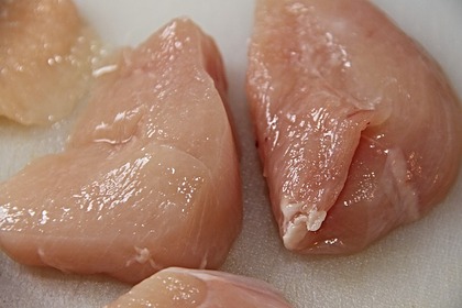 В России заморозят цены на мясо птицы В России заморозят цены на мясо птицы