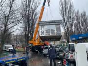 Демонтировали незаконные киоски возле метро «Лесная»