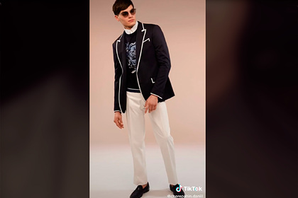 Россиянин бросил работу на заводе и стал моделью Versace Россиянин бросил работу на заводе и стал моделью Versace