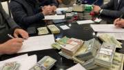 Раскрыта схема по получению сотен тысяч долларов за незаконную торговлю в переходах Киева – столичная прокуратура