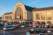 Возле столичного Центрального вокзала решат проблему хаотичной парковки