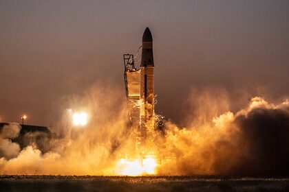 Пуск американской ракеты отложили в последнюю секунду перед взлетом Пуск американской ракеты отложили в последнюю секунду перед взлетом