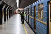 В Киеве ограничат вход на станции метро в центре В Киеве ограничат вход на станции метро в центре