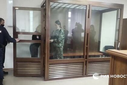 Обвиняемую в убийстве девятилетней девочки в Вологде показали на видео из суда