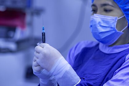 Подсчитано число сделанных по всему миру прививок от коронавируса Подсчитано число сделанных по всему миру прививок от коронавируса