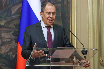 Лавров шуткой ответил на заявления о вмешательстве Москвы в иностранные дела Лавров шуткой ответил на заявления о вмешательстве Москвы в иностранные дела