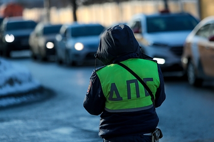 Полицейский выхватил у пьяного водителя гранату с выдернутой чекой Полицейский выхватил у пьяного водителя гранату с выдернутой чекой